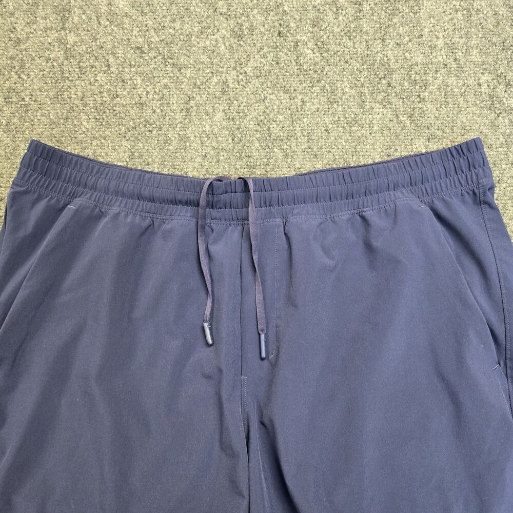 Lululemon Men's Shorts 4.5" License to Train Sz XXL Performance Stretch Unlined - Picture 2 of 8